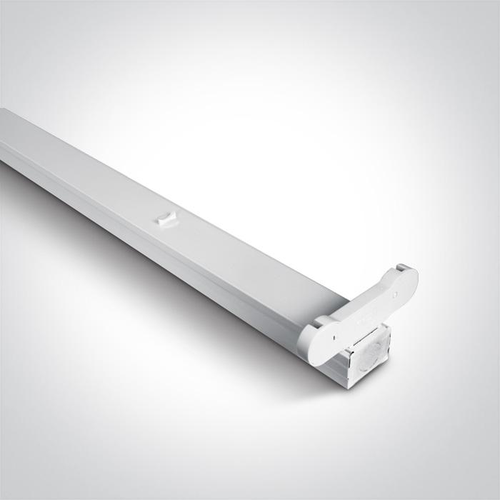 WHITE 2xT8 LED 600mm BATTEN 100-240V.